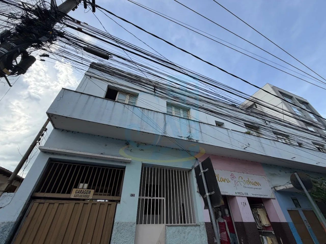 Prédio misto à Venda no Centro de Pedro Leopoldo-MG: área construída de 866,90 m².