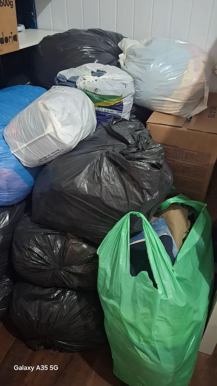 Vendo lote roupa para brechó  - Foto 2
