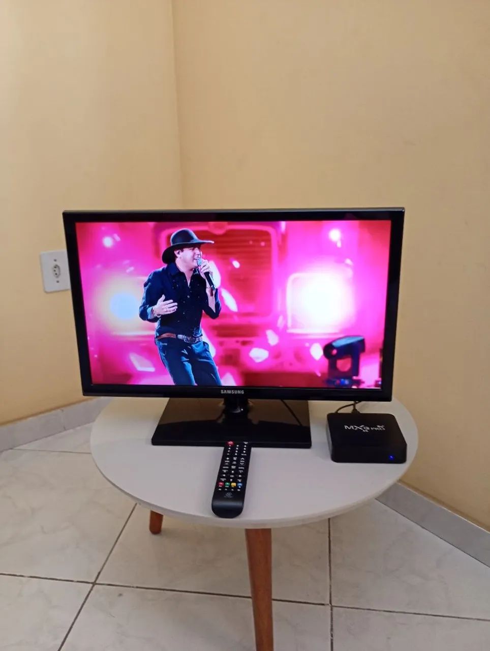 Vendo tv 27 polegadas Samsung LCD  - Foto 2