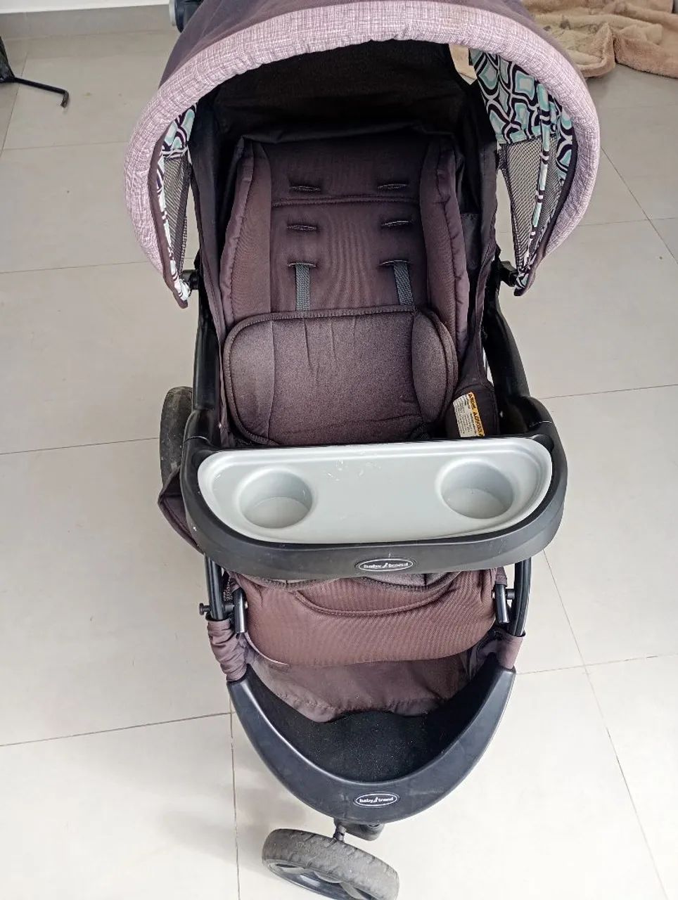 Vendo carrinho de bebê com bebe conforto