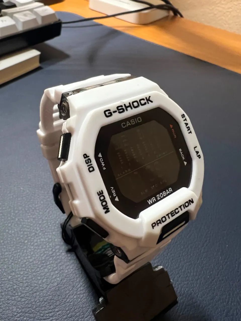 Casio Relógio digital G-Shock Move Step Tracker de resina branca GBD200-7 - Foto 3