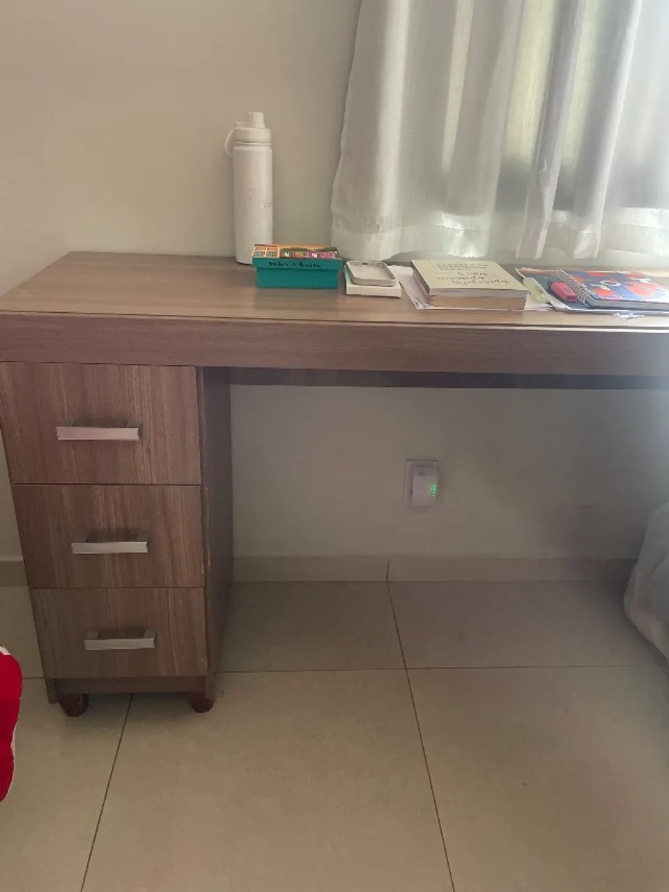 Escrivaninha com a cadeira presidente em ótimo estado  - Foto 3