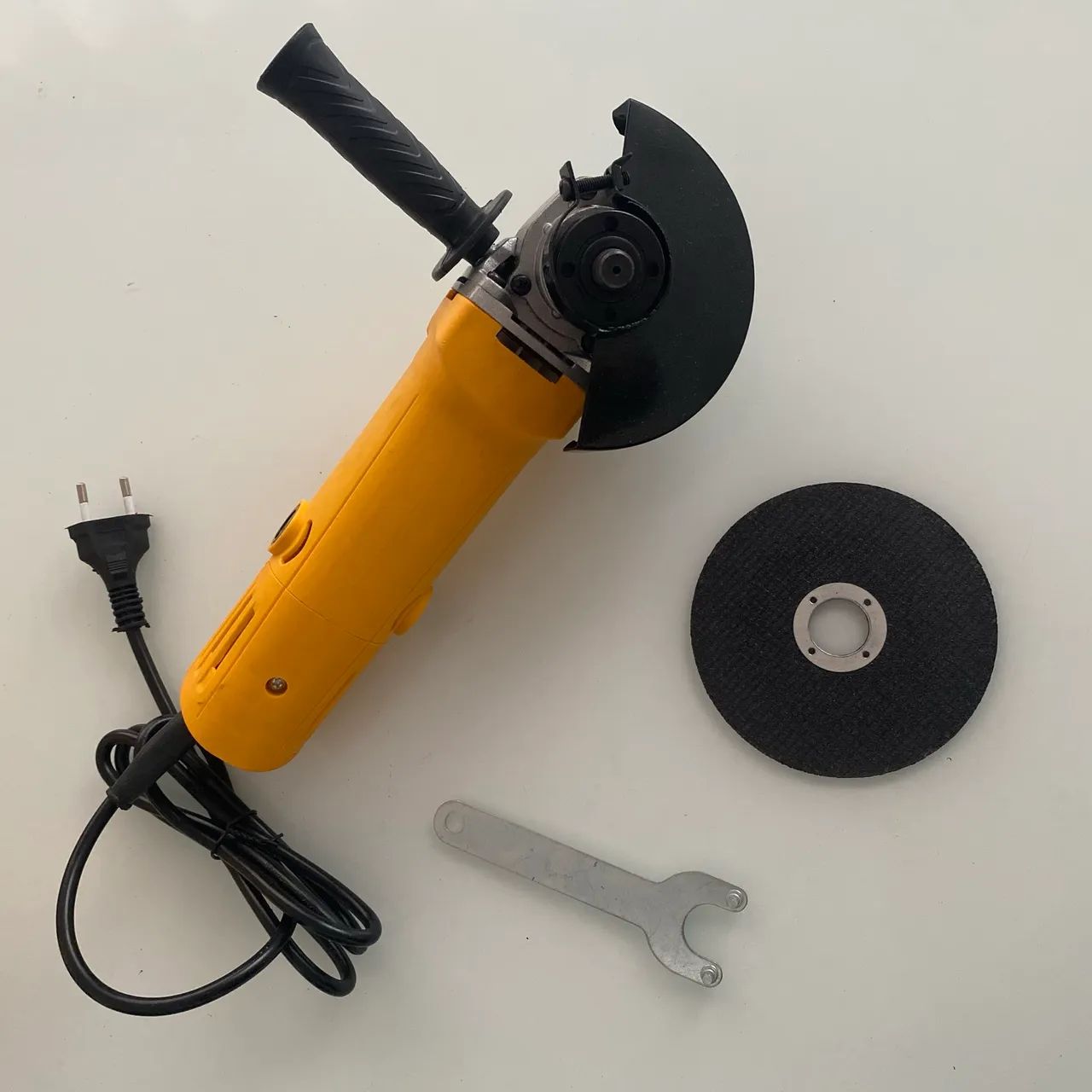 ESMERILHADEIRA LIXADEIRA ANGULAR + DISCO R$ 200  