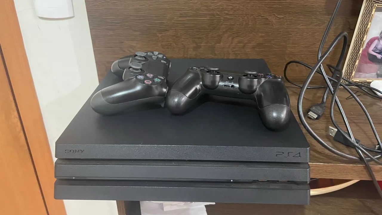 PS4 PRO 1Tb - Foto 3