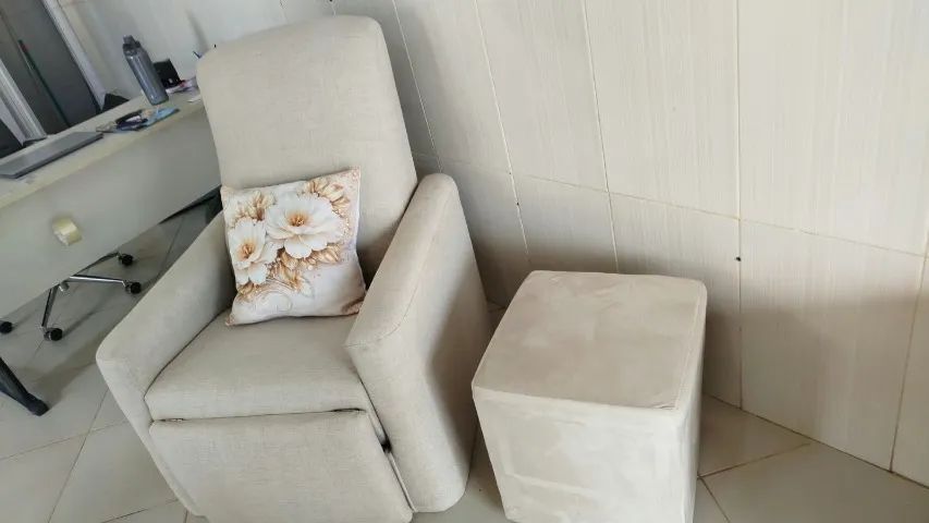 Poltrona com puff - Foto 3