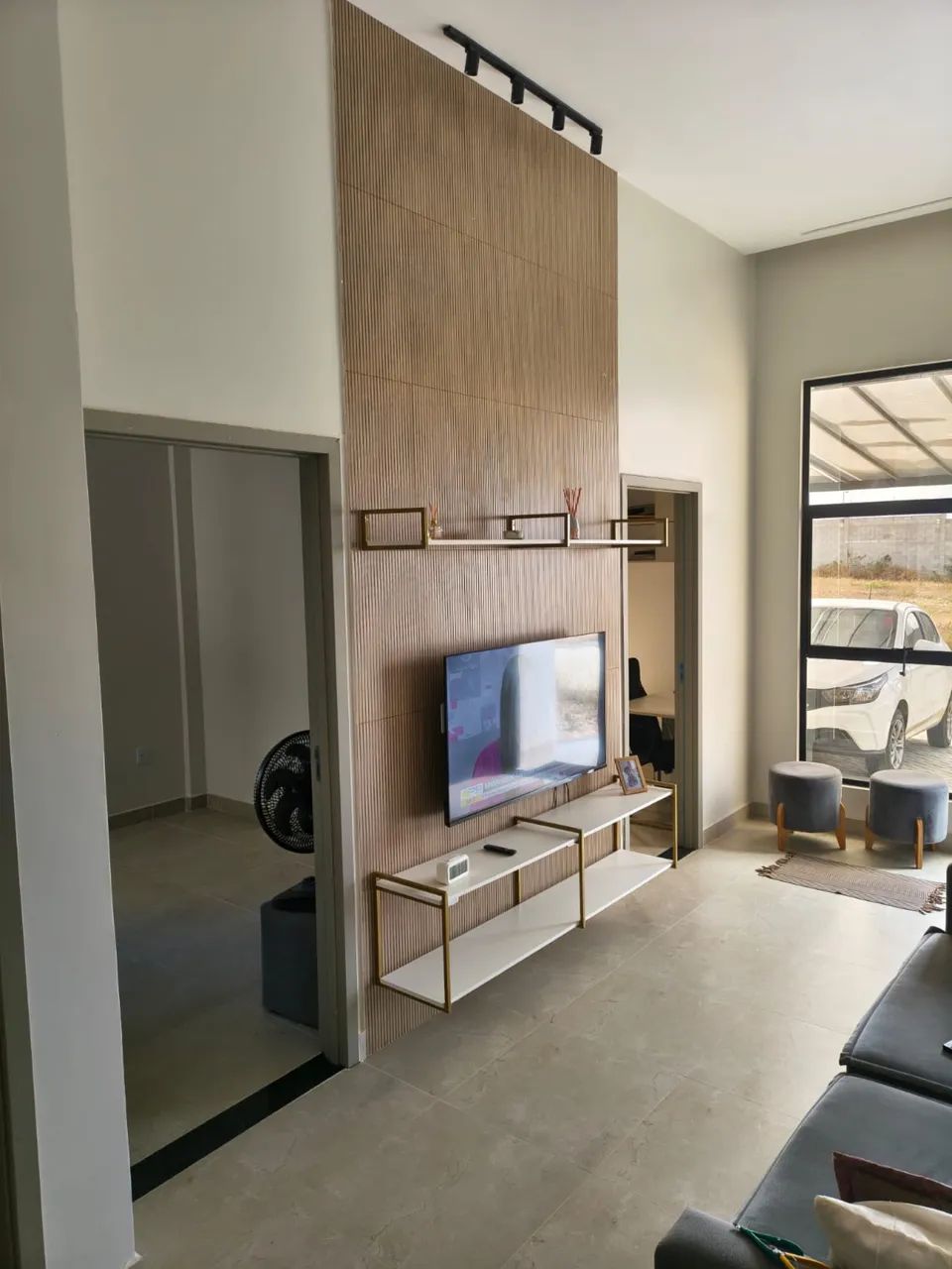 Alugo casa em condomínio com projetados e energia solar todas as despesas inclusas - Foto 2