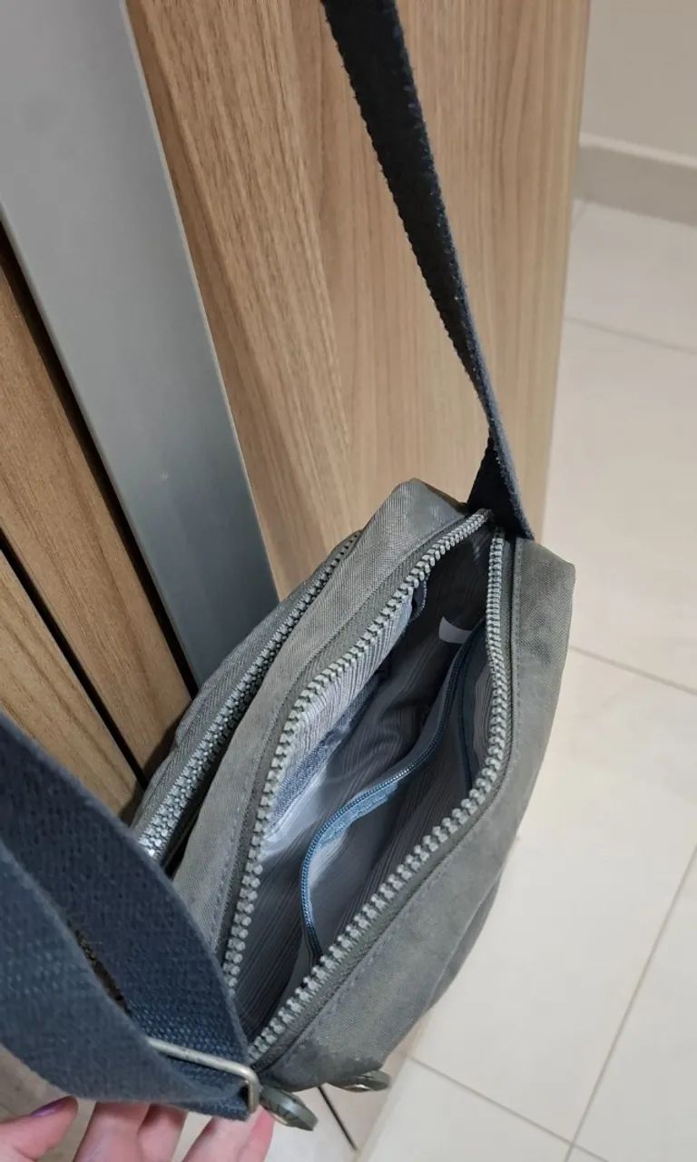 Bolsa feminina nylon cinza - Foto 3