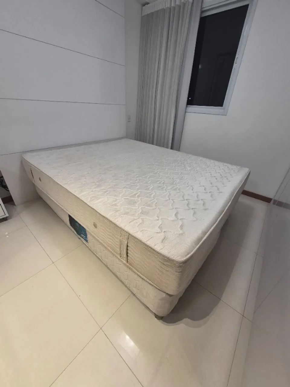 Cama box e colchão - Queen