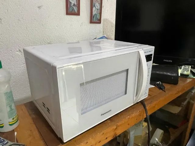 Microondas Panasonic 21L branco - Foto 4