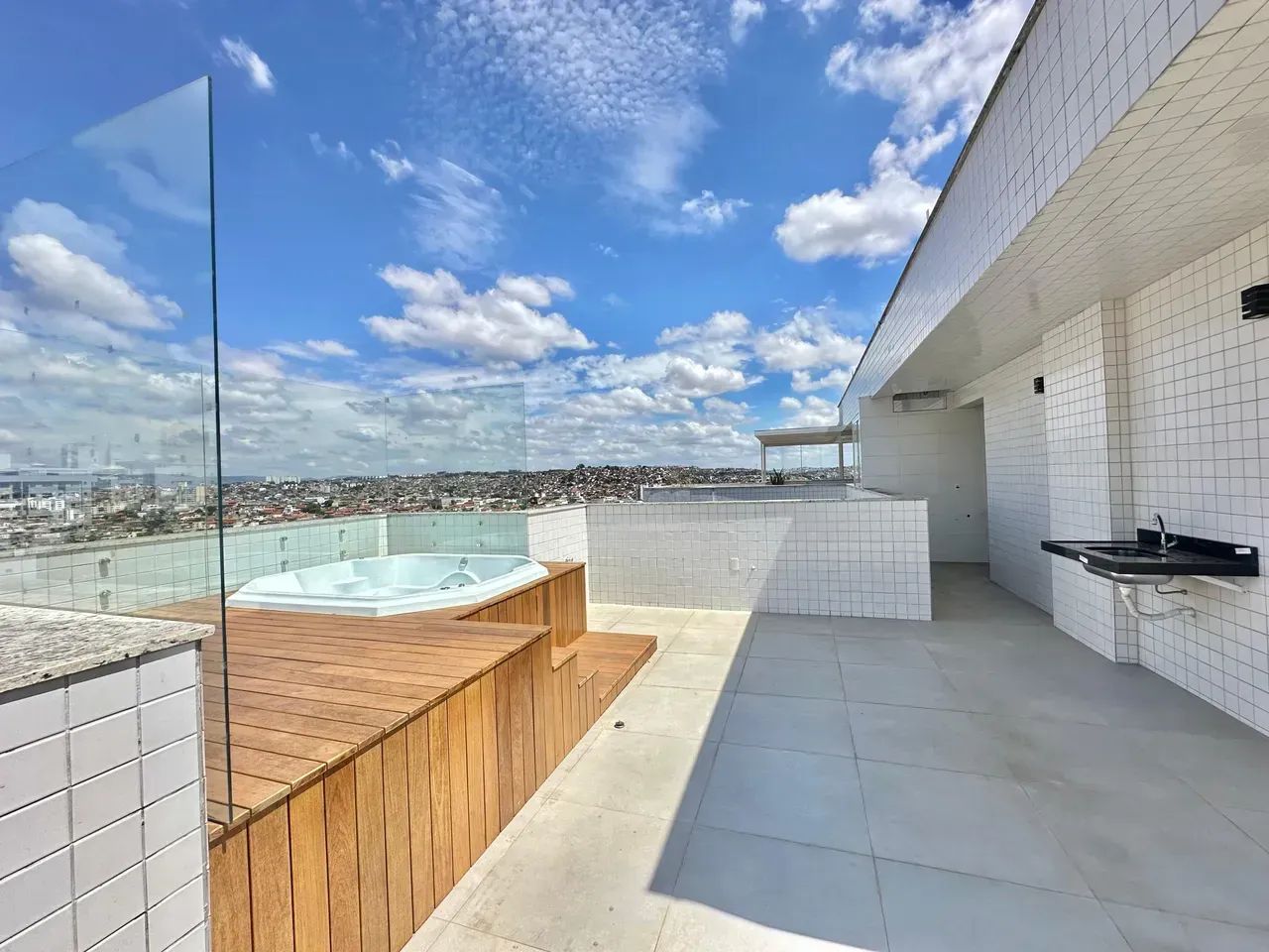 Cobertura de de 3 quartos e 2 vagas no Manacas - 150m²