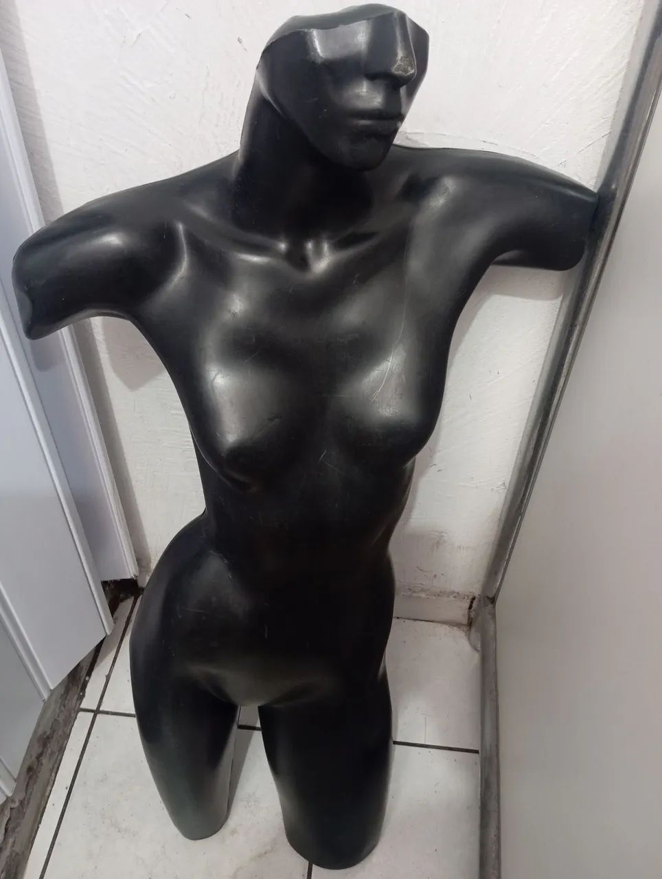 Manequins masculino e feminino, busto e meio corpo  - Foto 5