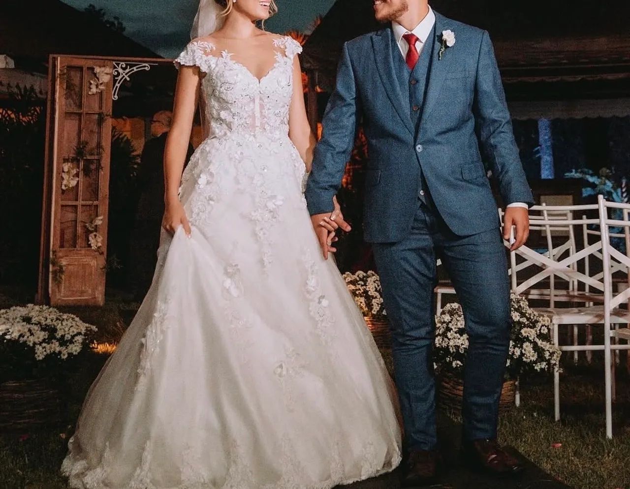 Vestido de noiva com renda 3D cor marfim. - Foto 2