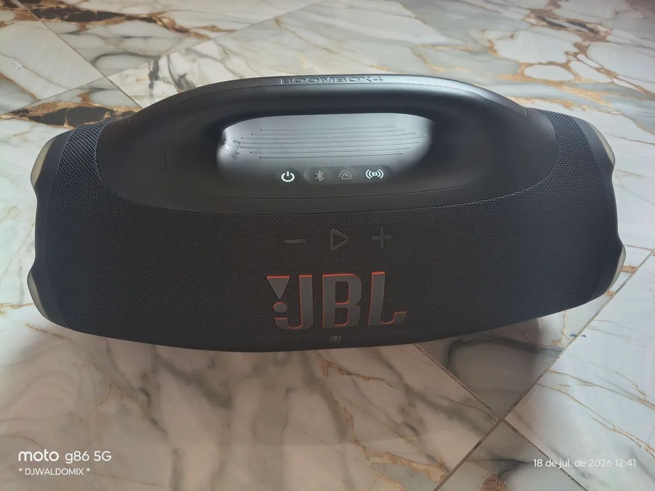 JBL bombox 4