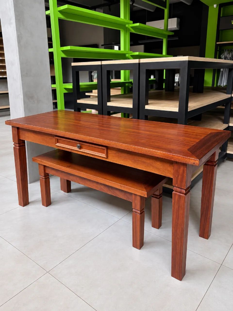 Mesa Rústica de Madeira Maciça com Gaveta + Banco