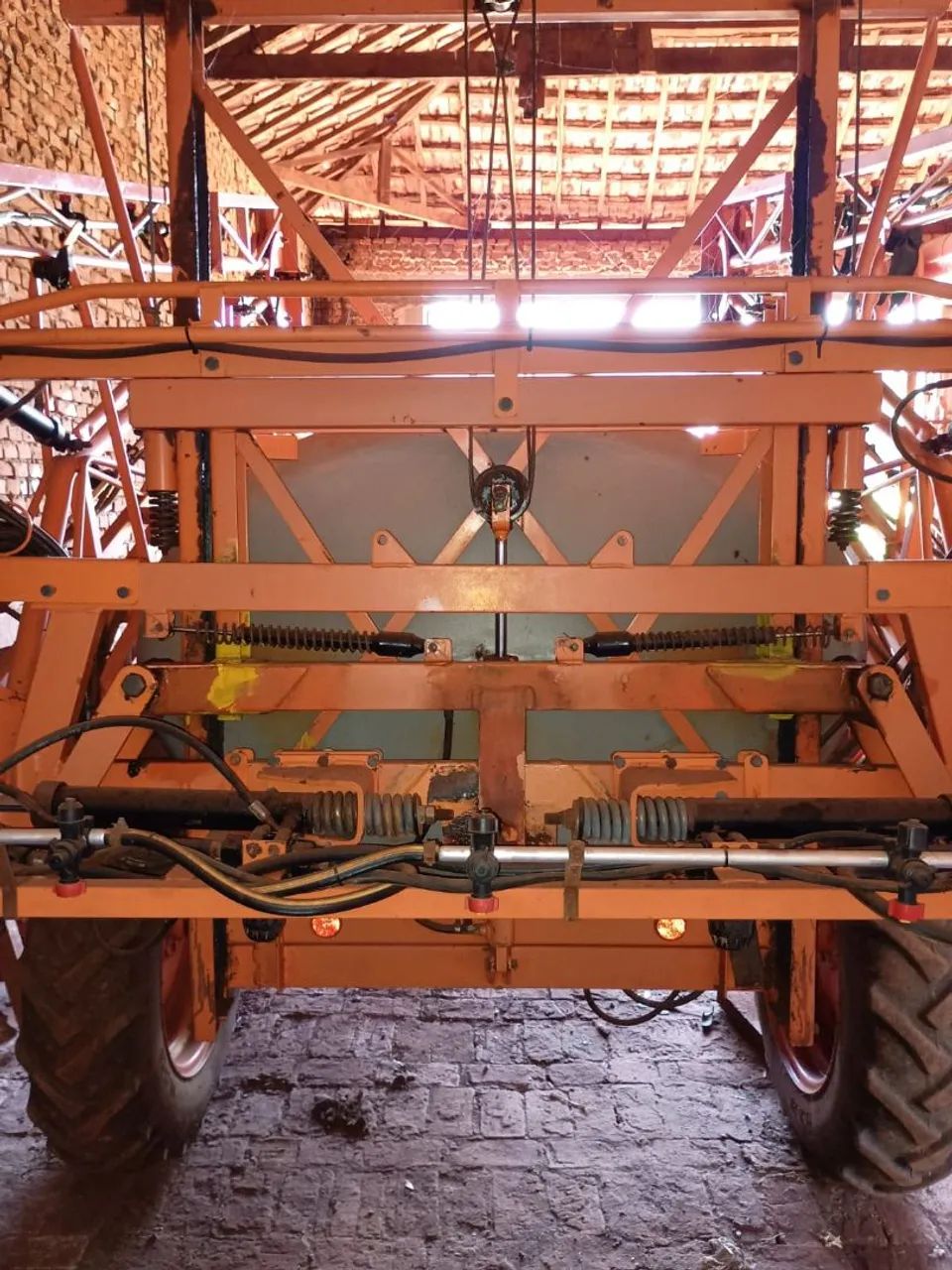 Pulverizador Allikon   2000L AD 18 Metros - Foto 4