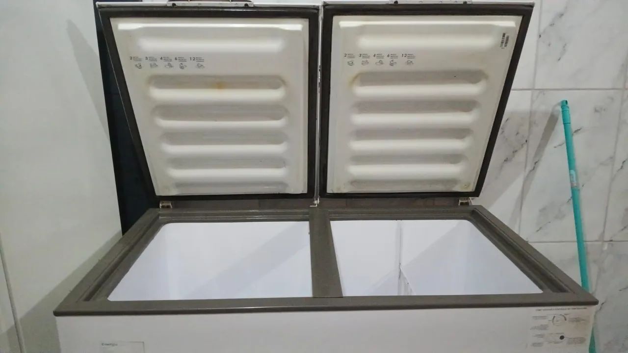 Vendo freezer aceito cartão e parcelo 