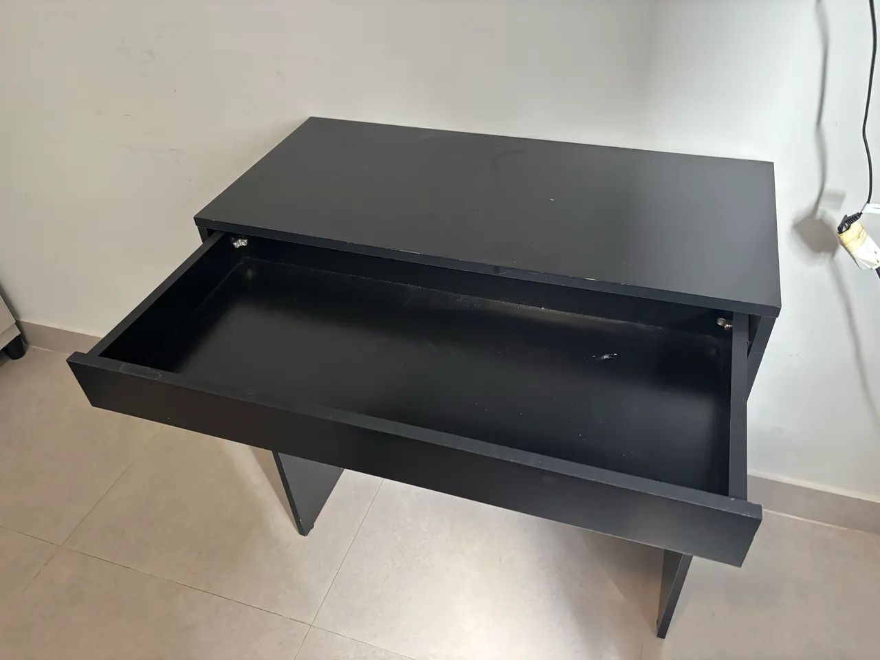 Escrivaninha Compacta Preta com Gaveta - Foto 3