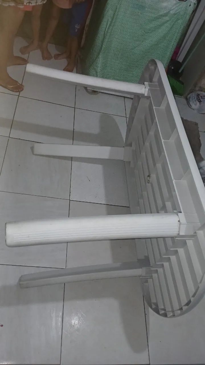 Mesa com 4 cadeiras , bem conservada.  - Foto 4