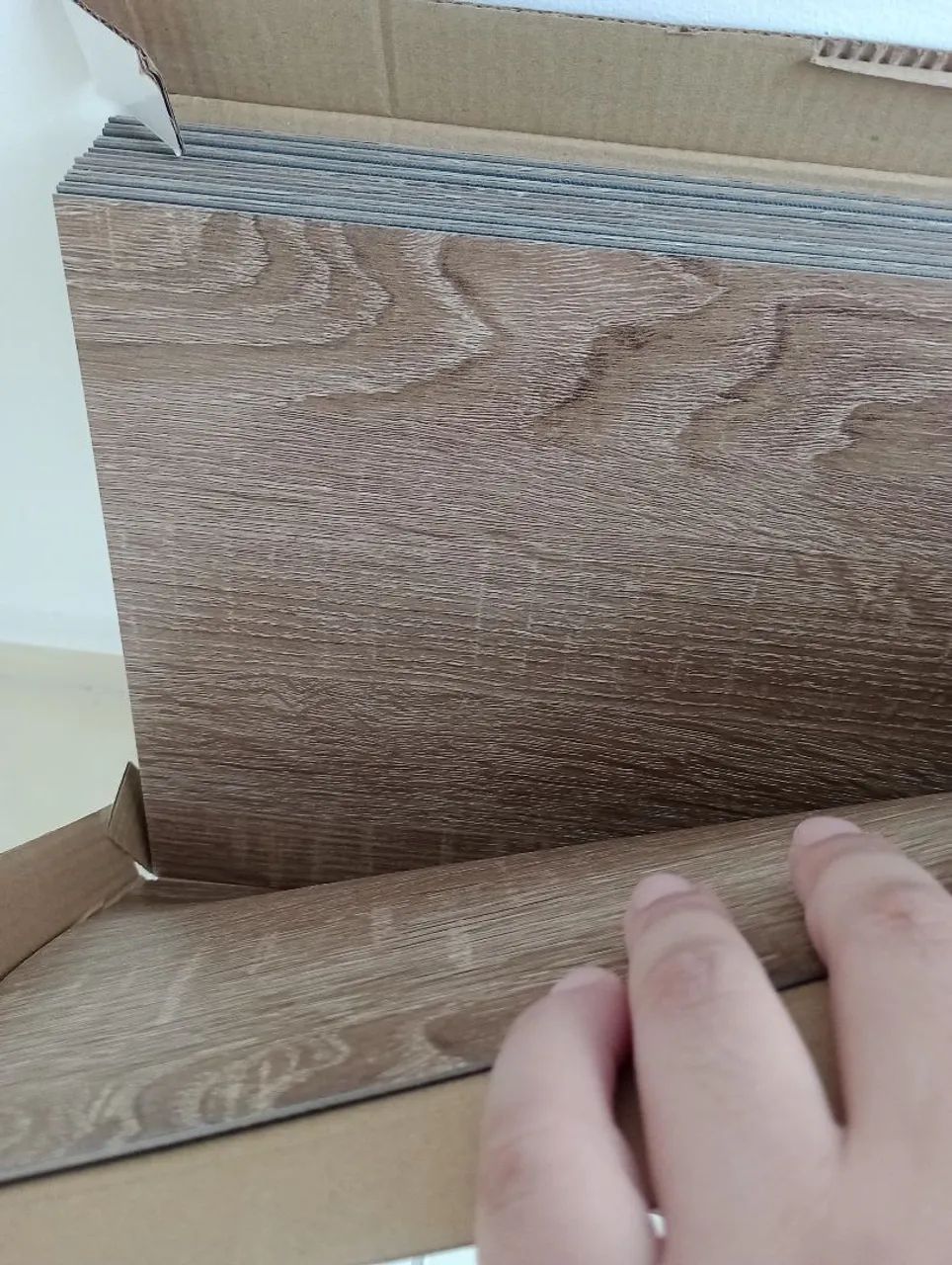 PISO VINILICO ADESIVADO - NOVO