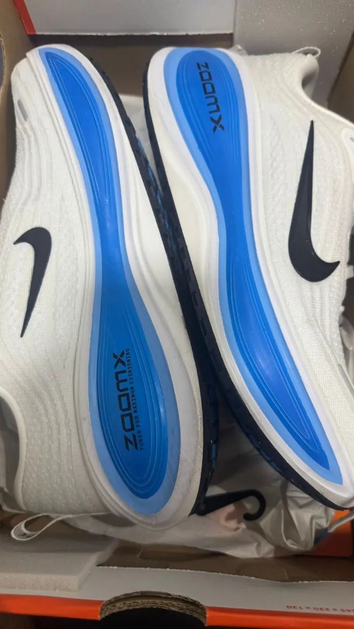 Tênis Nike Vomero Plus