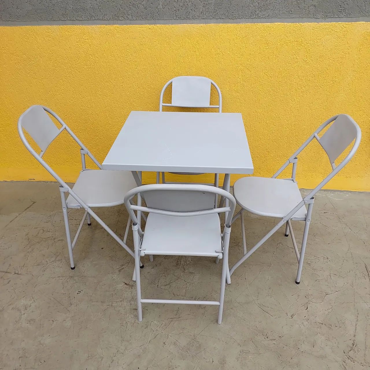 Mesa em aço 4 cadeiras dobrável  - Foto 2