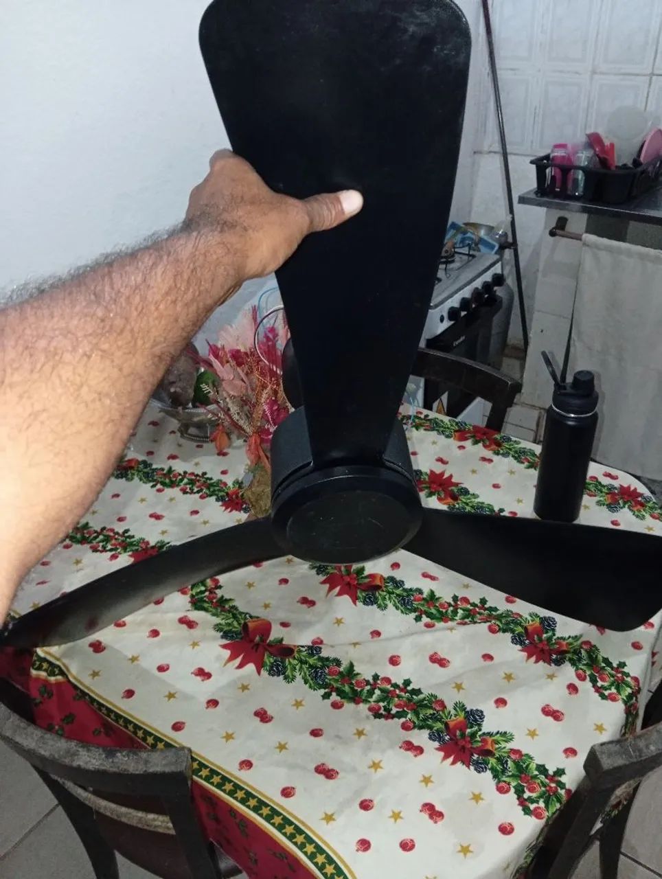 Ventilador grande de teto 