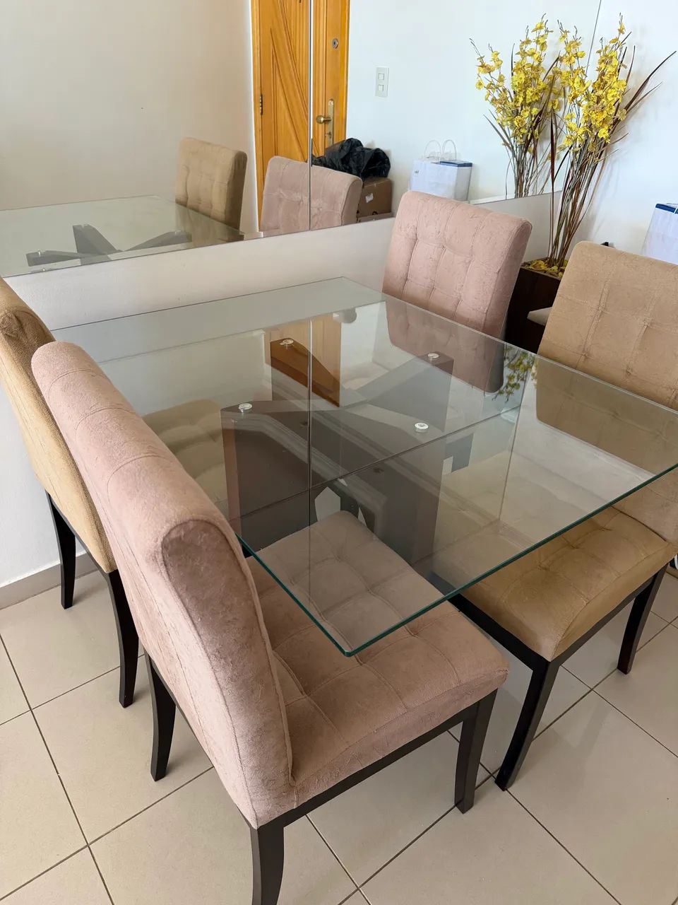Mesa de 4 Lugares + 4 cadeiras