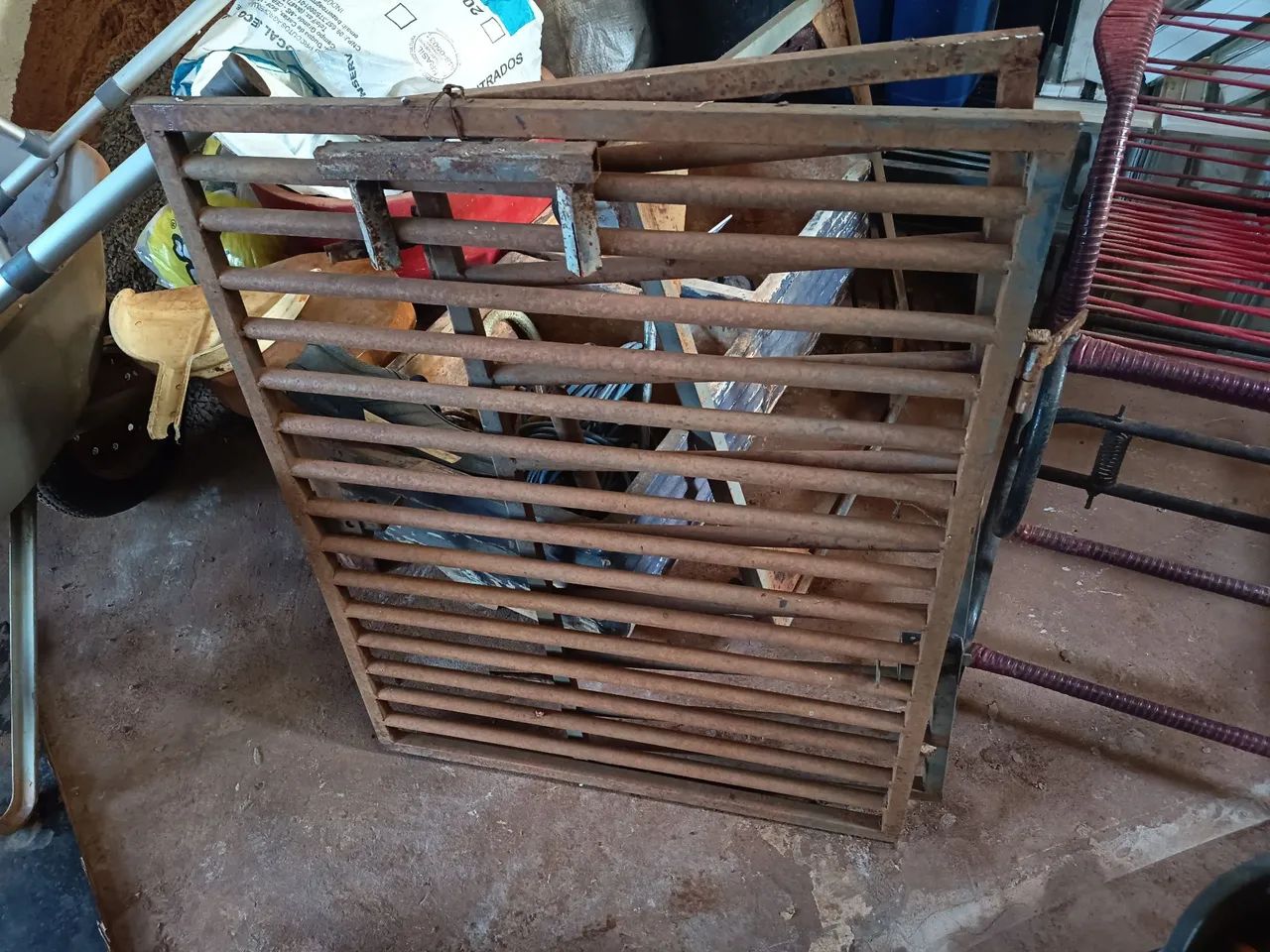 Grade pequena portão 