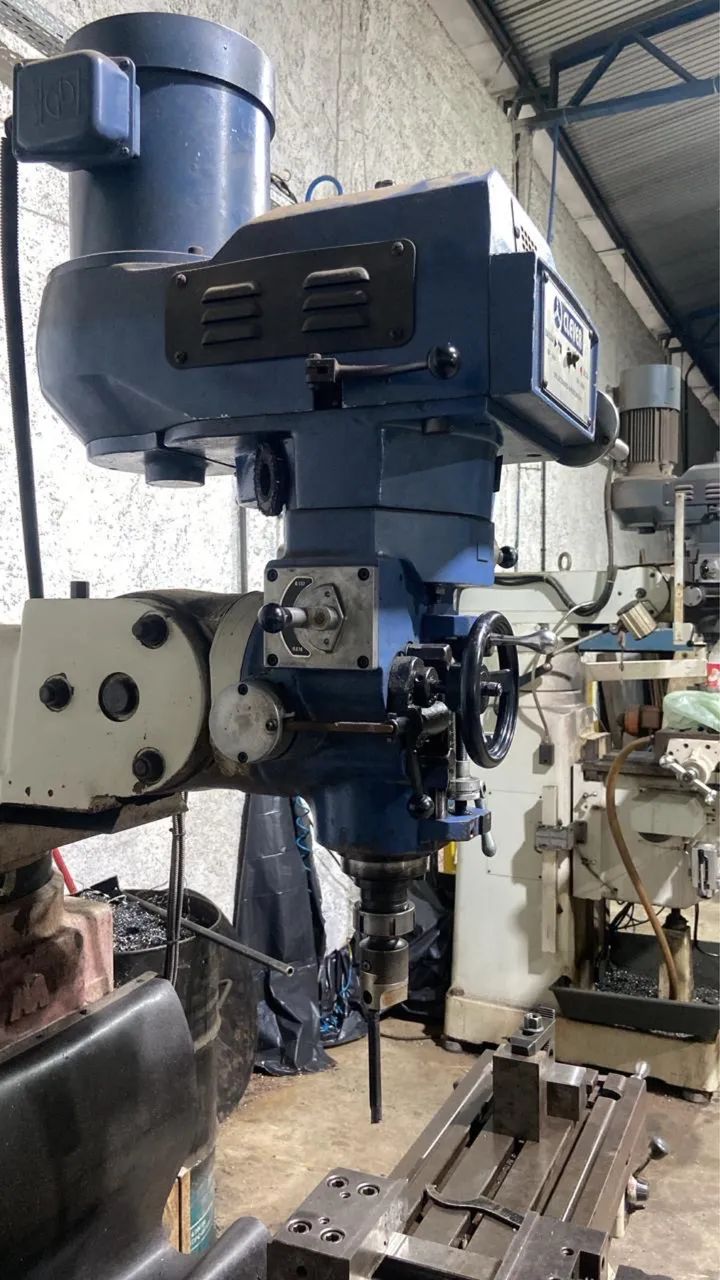 FREZADORA FERRAMENTEIRA CLEVER ISO40 - Foto 3