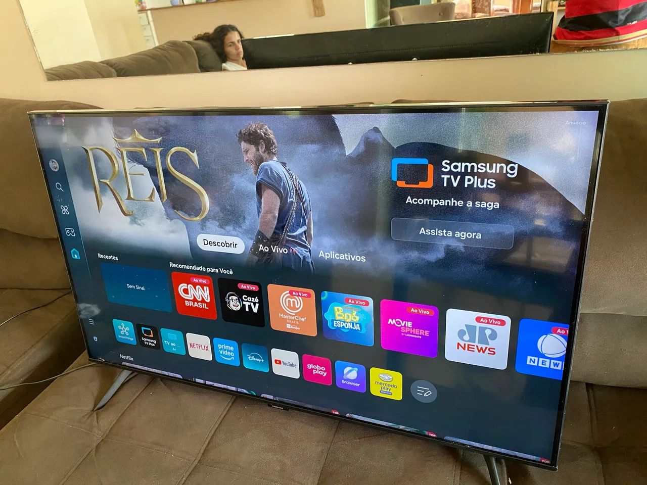 Smart TV 43" Samsung 4K UHD Crystal UHD R$ 900,00 pra levar hoje