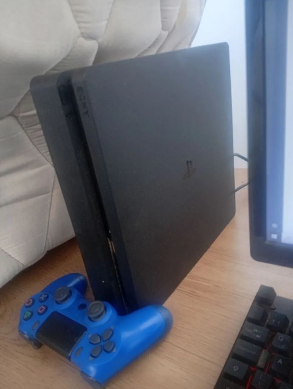 Ps4 slim 1TB