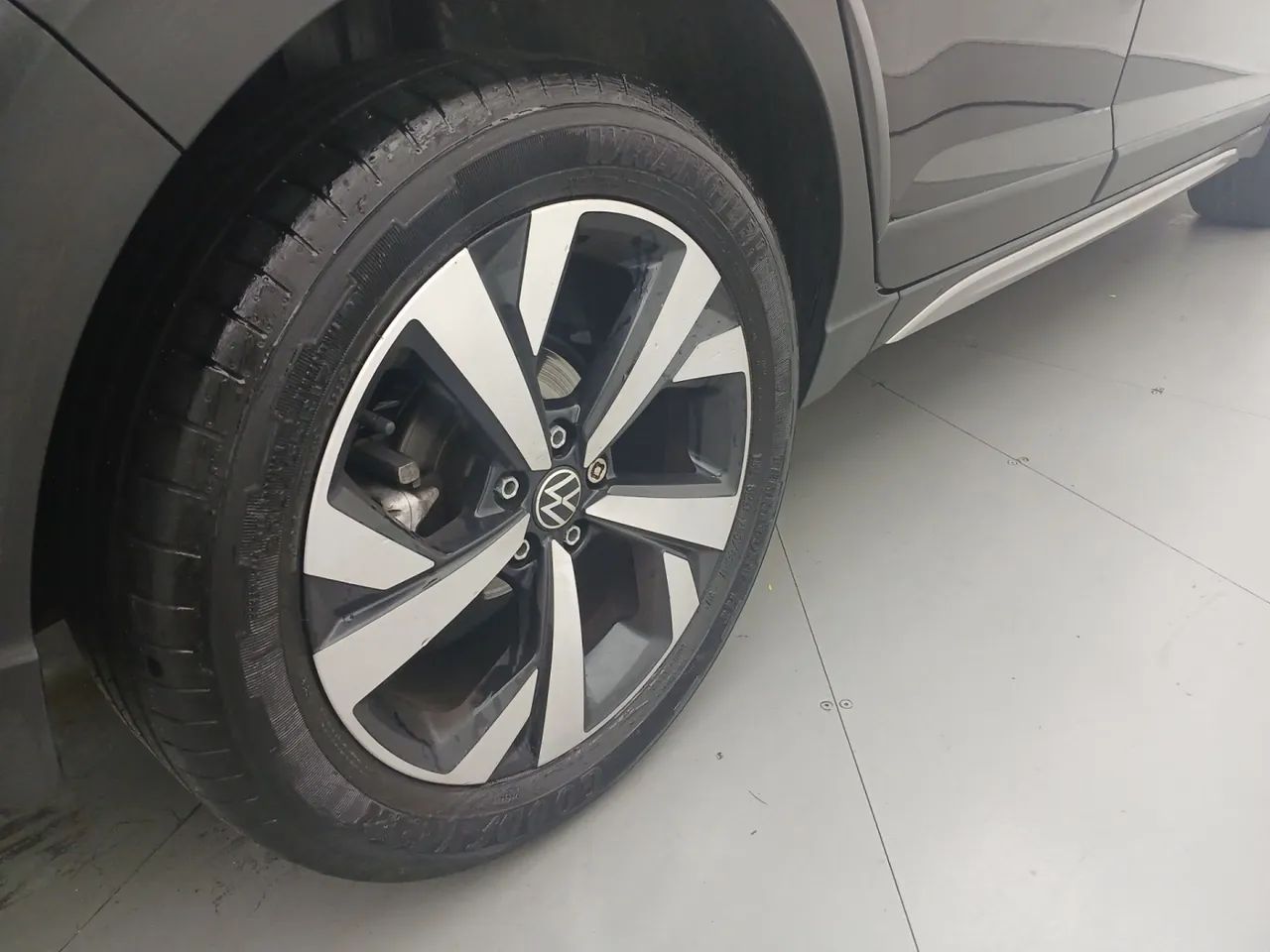 Volkswagen Nivus Highline 1.0 200 TSI Flex Aut., foto 14 de 18