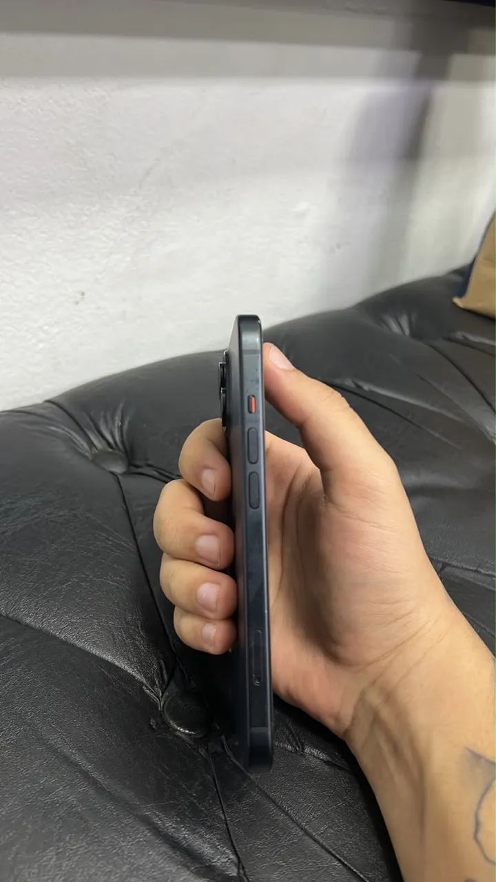 IPHONE 15 - 128gb e carregador ORIGINAL  - Foto 2