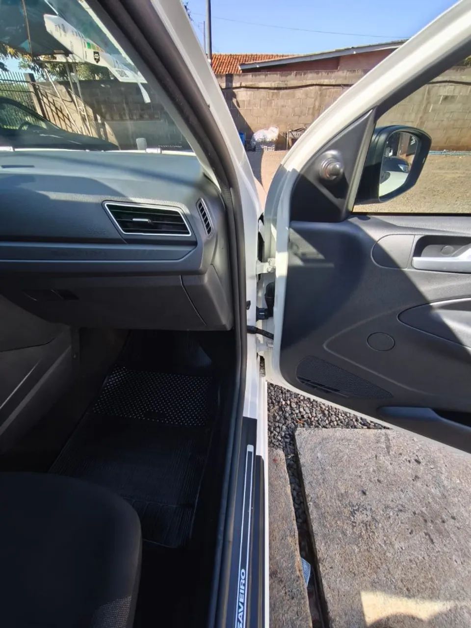 Volkswagen Saveiro Robust 1.6 Total Flex 16V 2024 - Foto 3