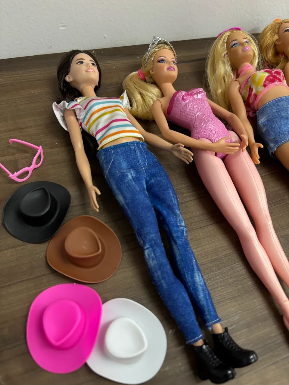 Lote Barbies e acessórios  - Foto 3