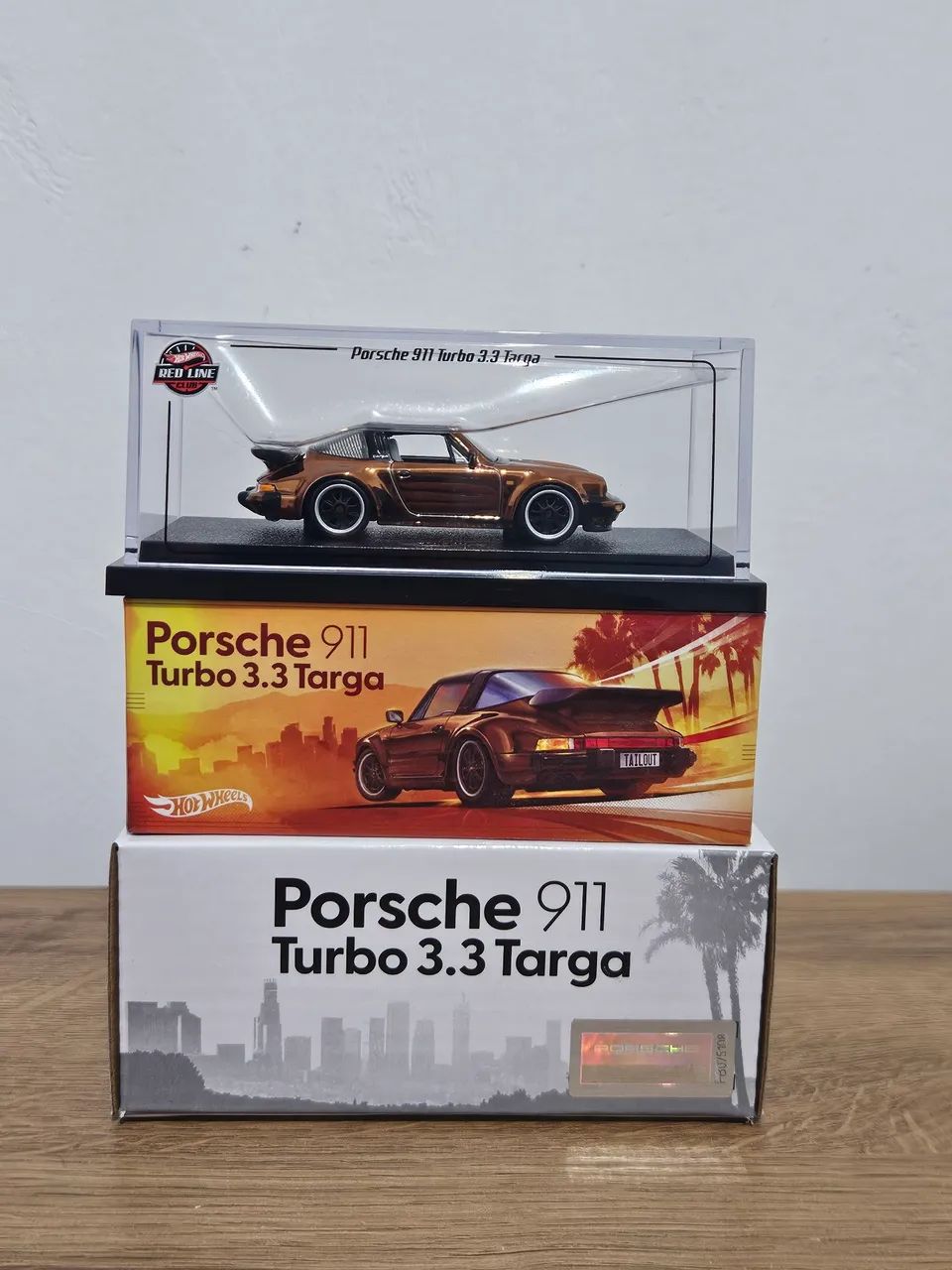 Miniatura Hotwheels Porsche 911 Turbo 3.3 Targa Rlc - Hobbies e
