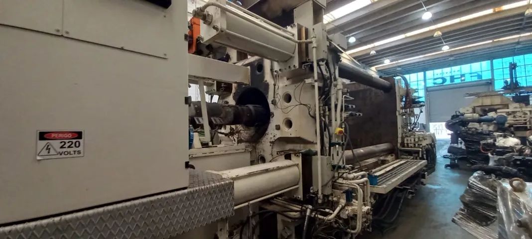 INJETORA DE PLASTICOS KRAUSS MAFFEI  - Foto 4