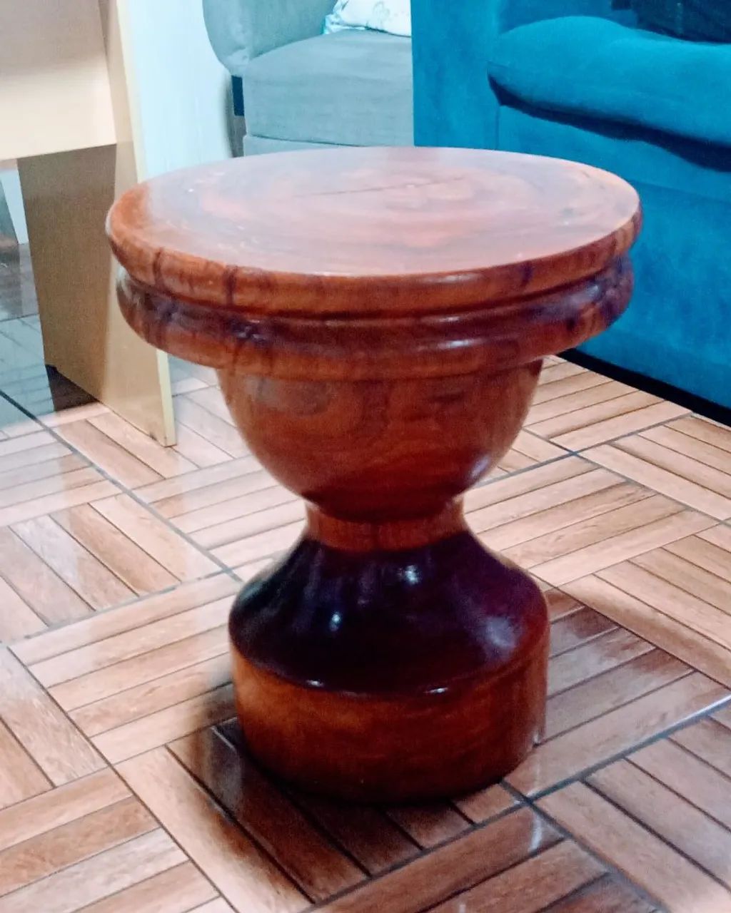 Mesa giratória, de centro.
