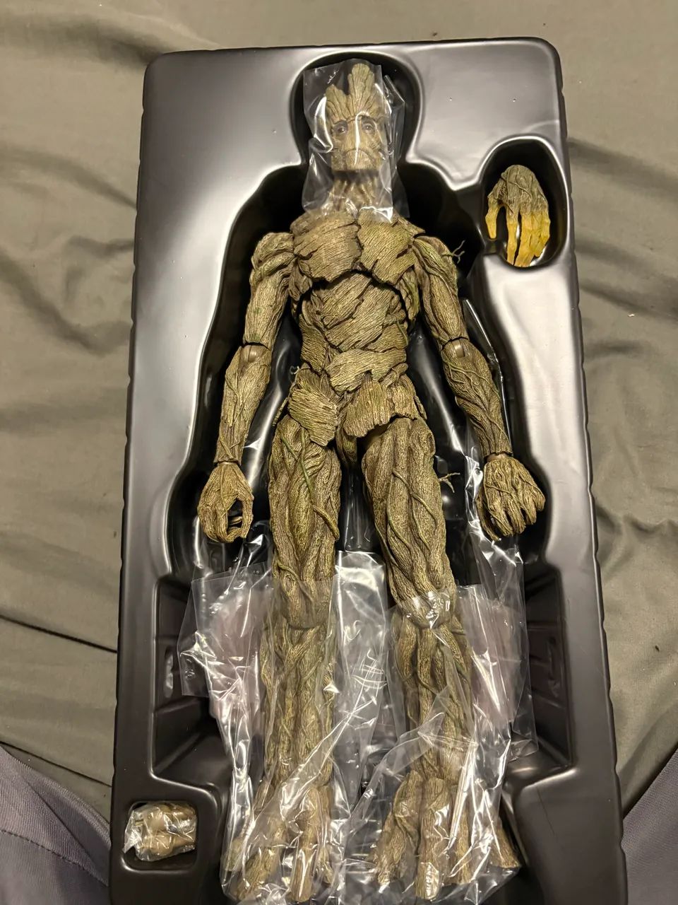 Hot toys ホットトイズ I AM GROOT フィギュア　(値段交渉可) Groot Hot Toys - Hobbies e coleções - Loteamento Villa Branca