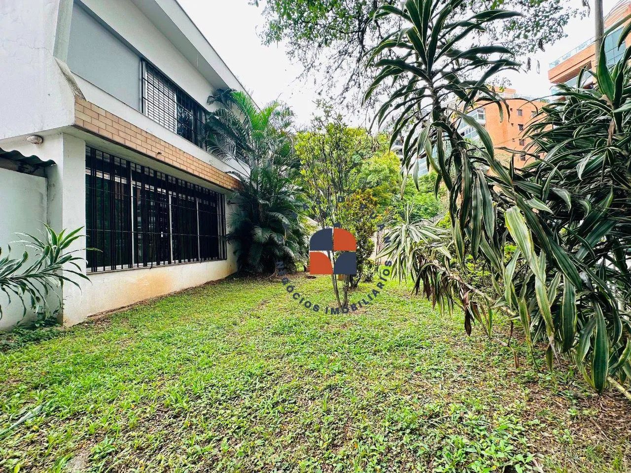 Casa à venda com 3 dormitórios e quintal amplo! - Foto 2