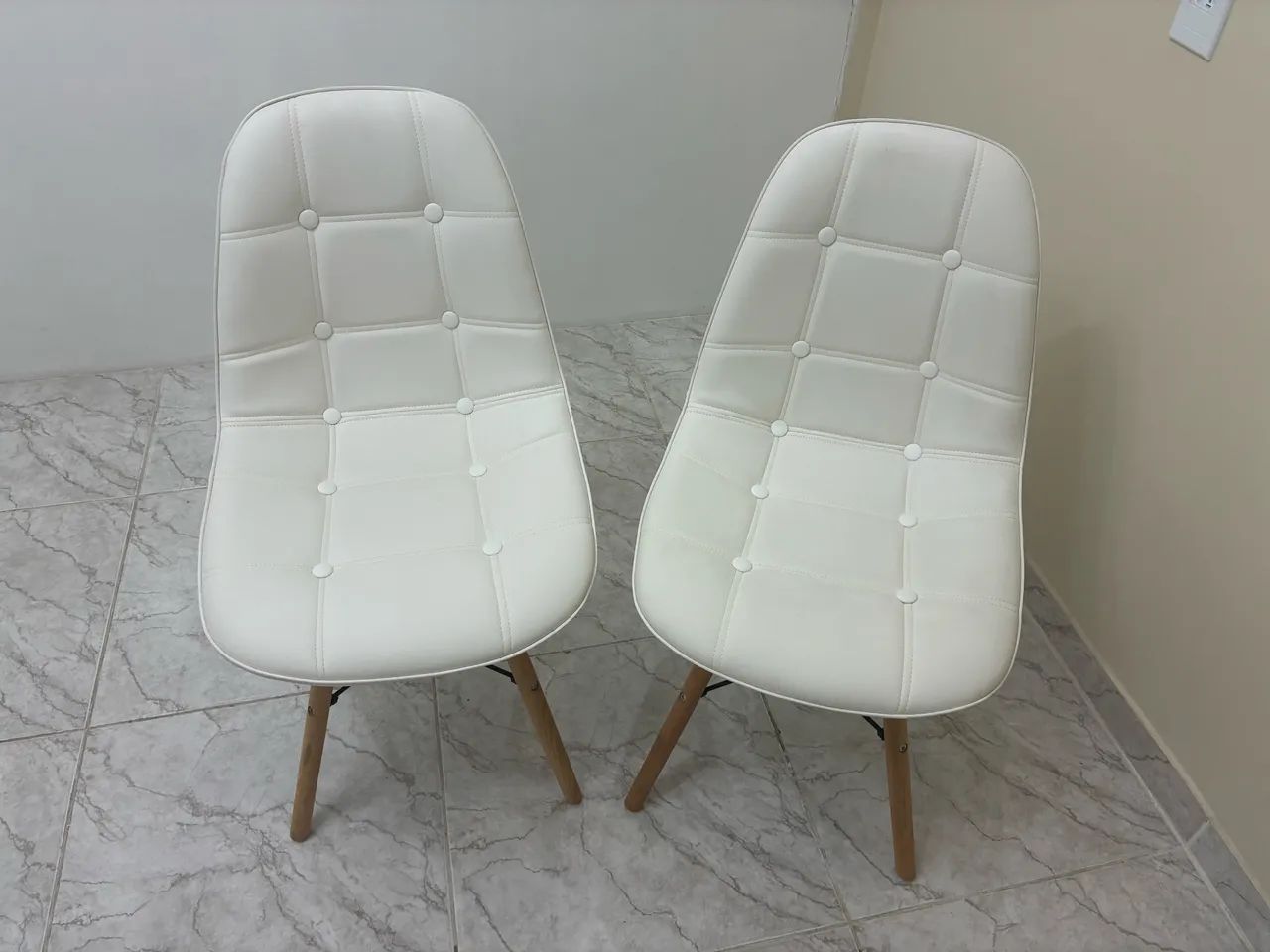 Vende-se cadeira Eiffel 