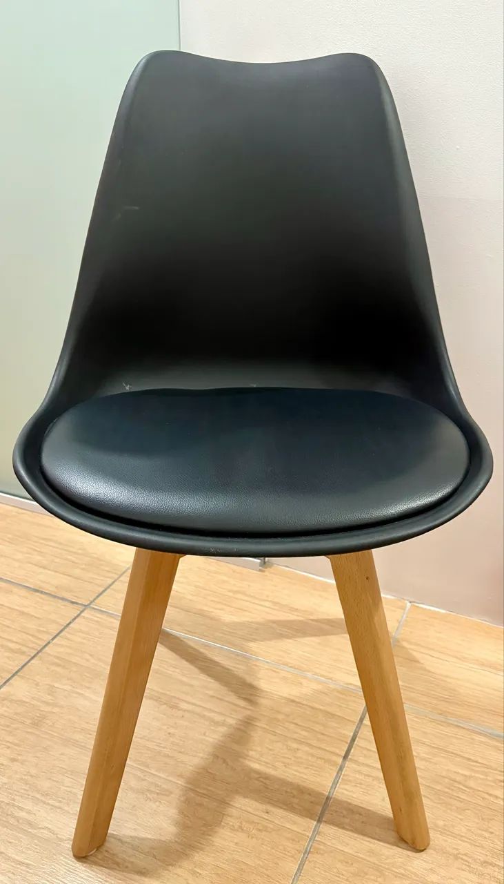 Cadeira Saarinen Wood Assento Estofado