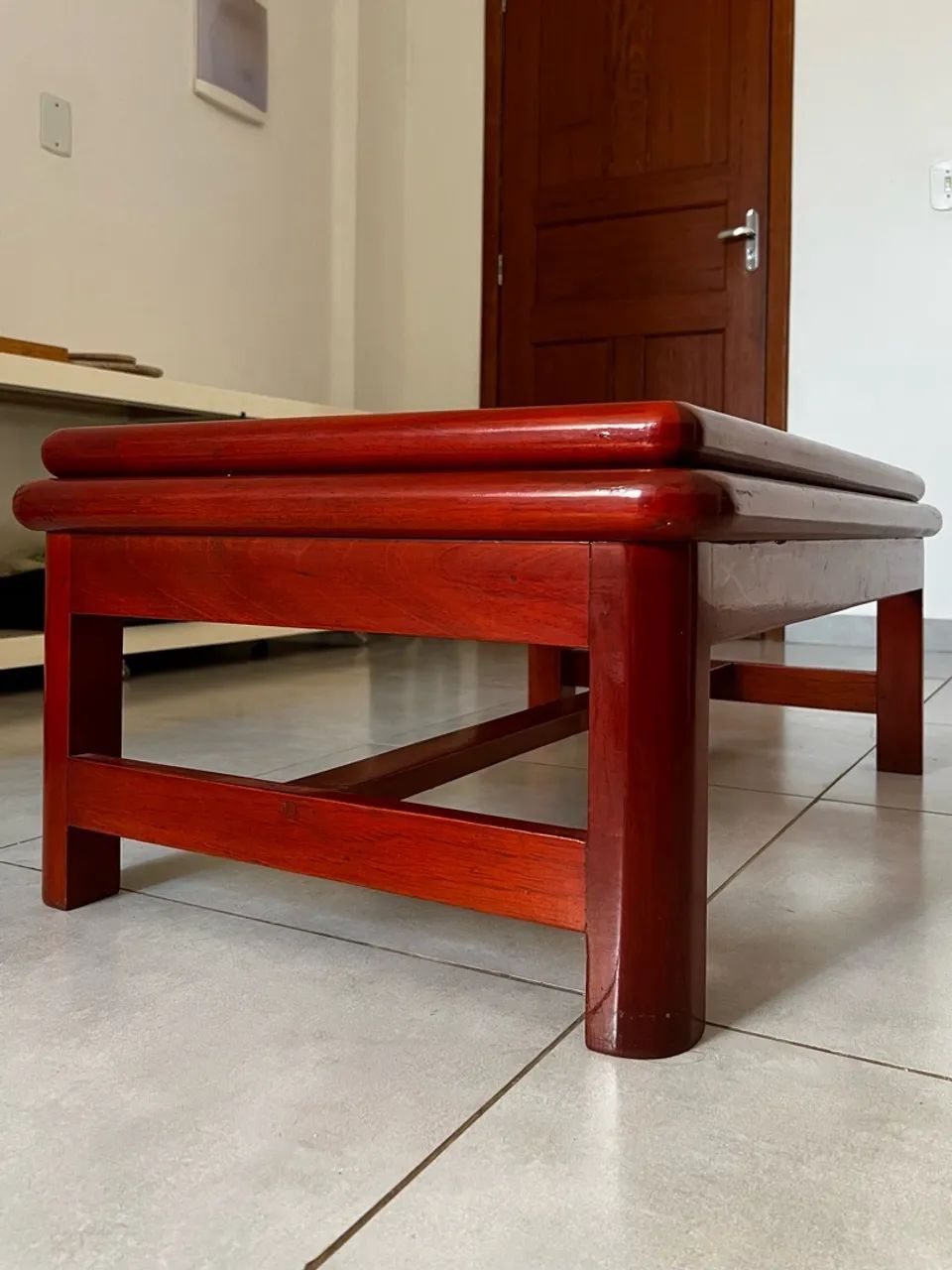 Mesa de Centro de Madeira Mogno - Foto 2