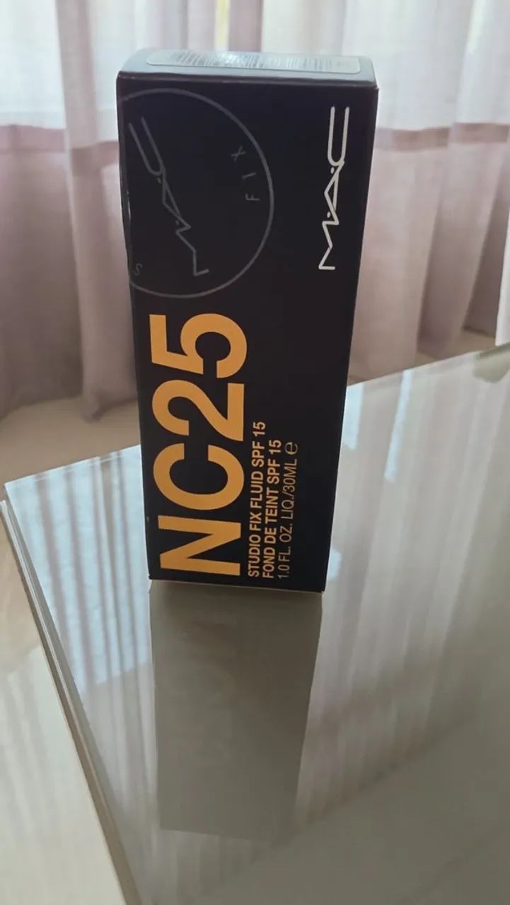 Base MAC NC25 lacrada 