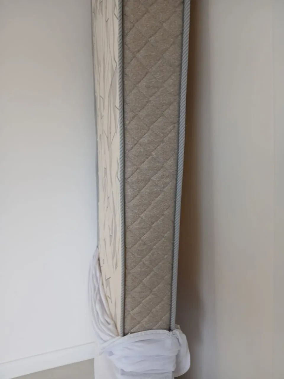 Colchão de Solteiro, Marca Ecoflex, D23, com capa protetora - Foto 4
