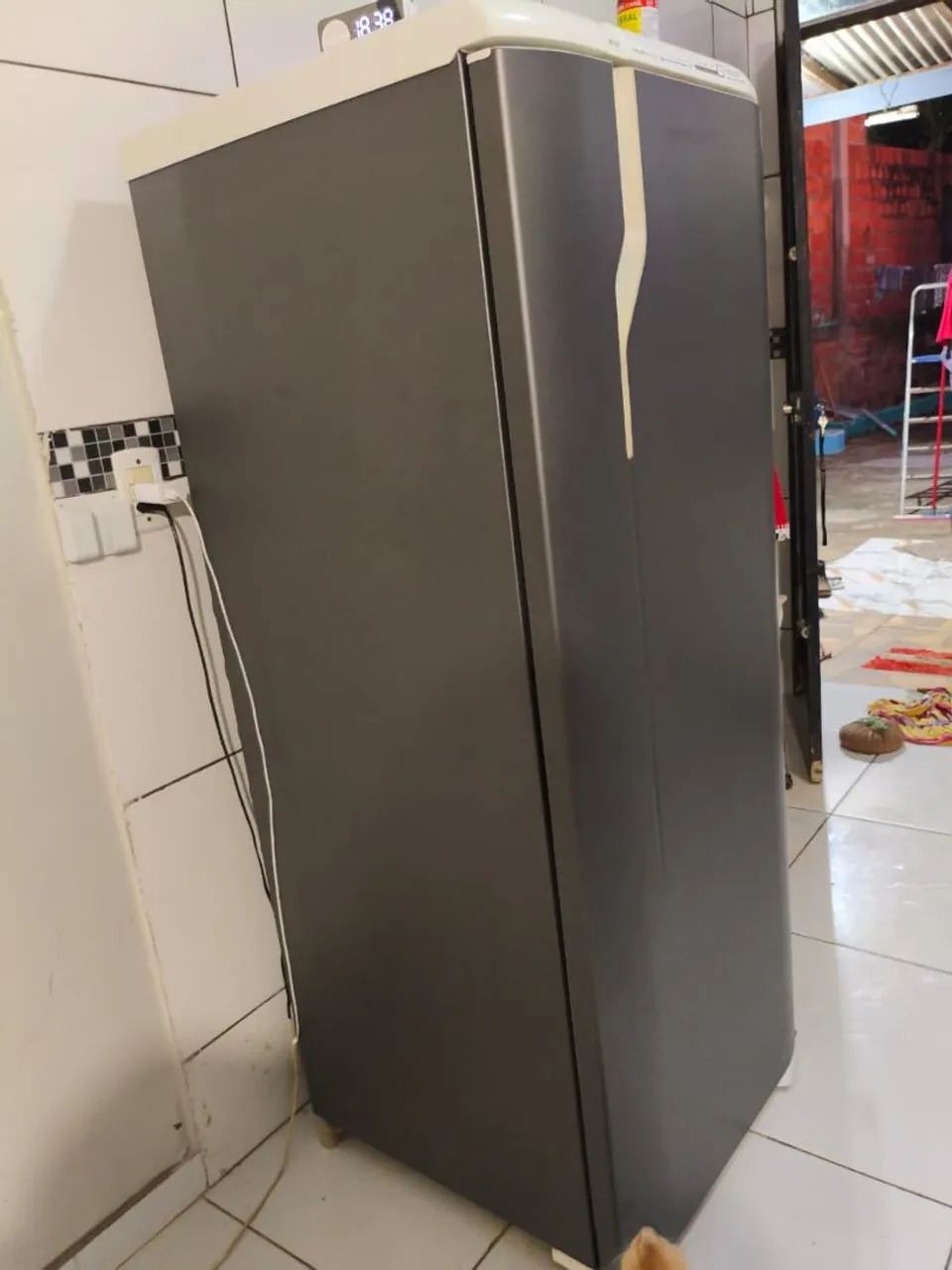 Vendo geladeira em perfeito estado e bem conservada