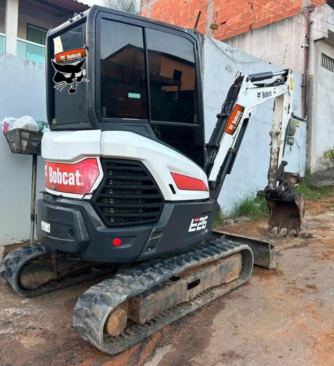 Mini escavadeira Bobcat E26 cabinada e ar condicionado  - Foto 5