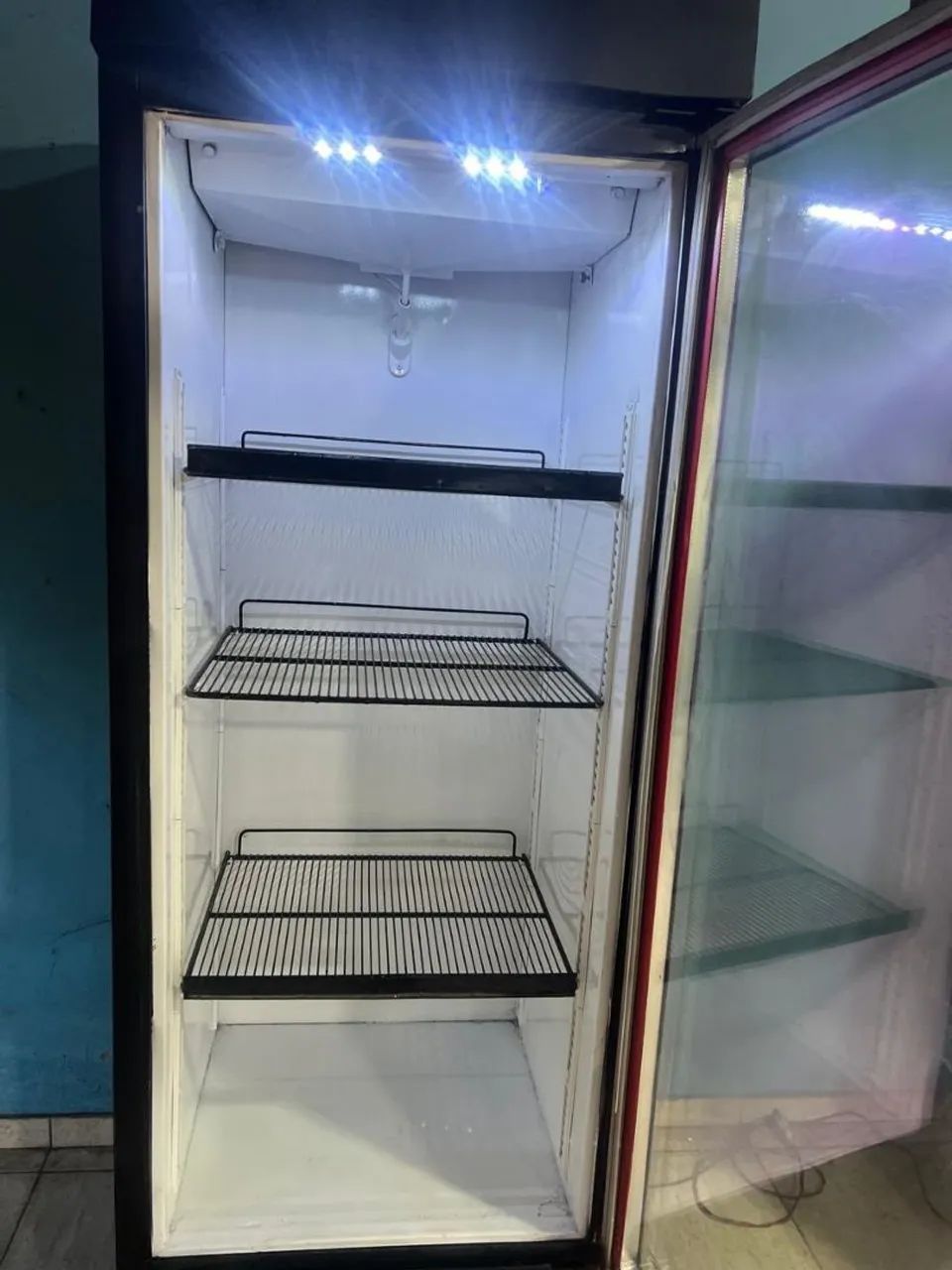 Expositor de bebidas + entrega grátis , e em ótimo estado  - Foto 4