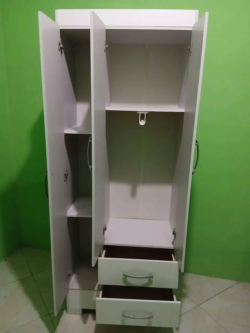 Pequeno  guarda roupa  ideal para  criança 