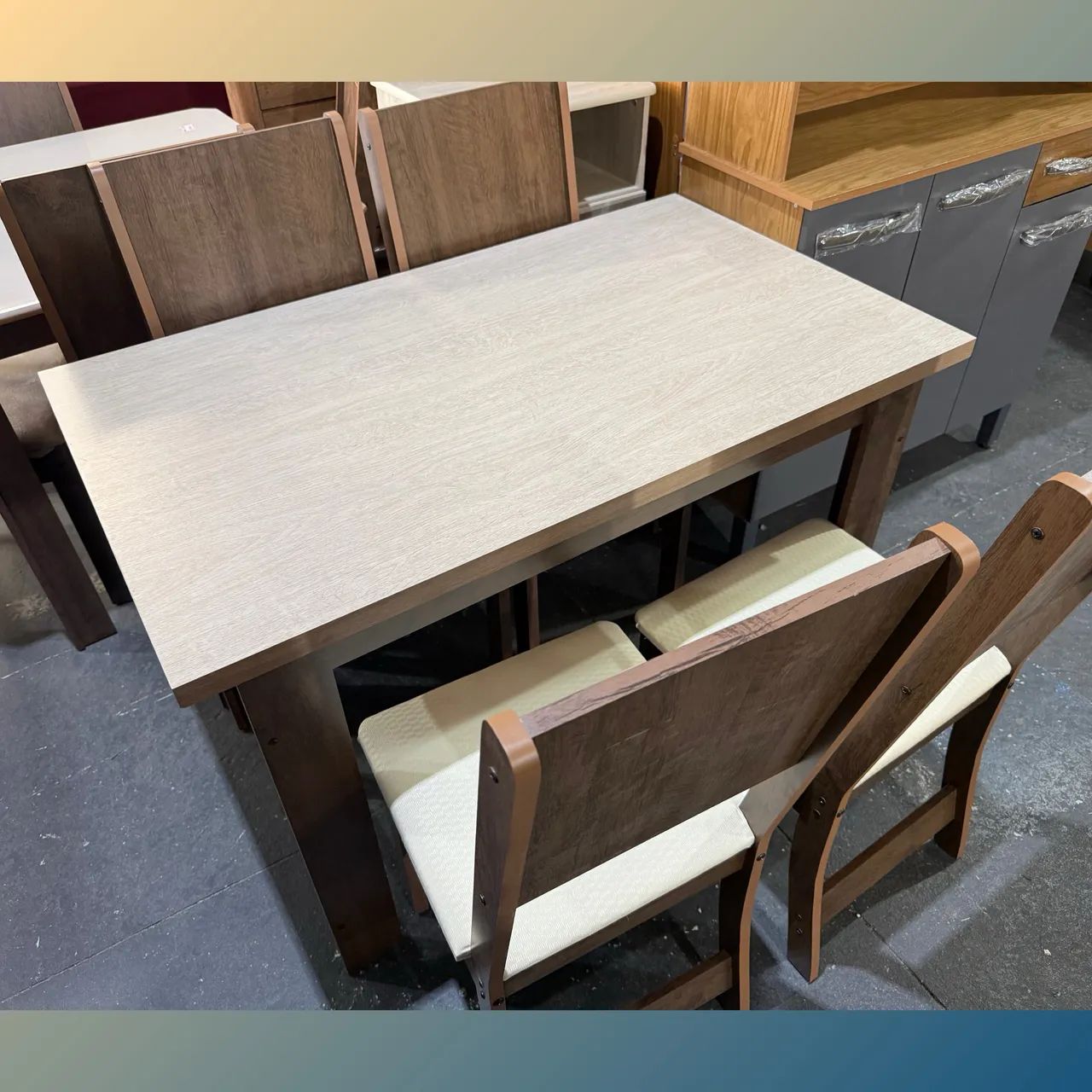 Mesa com 4 cadeiras - entregamos hoje 